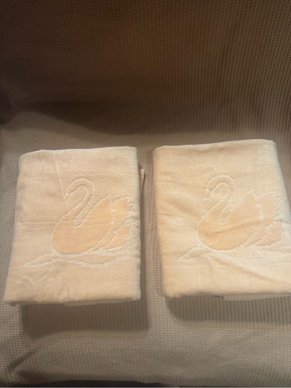 Swan Face Towel in Soft Peach 21.5 x 41.5 Set of two
